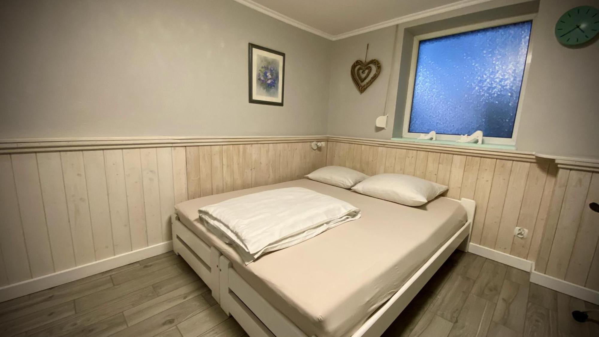 Villa Pod Orzechem W Zaniemyslu Εξωτερικό φωτογραφία