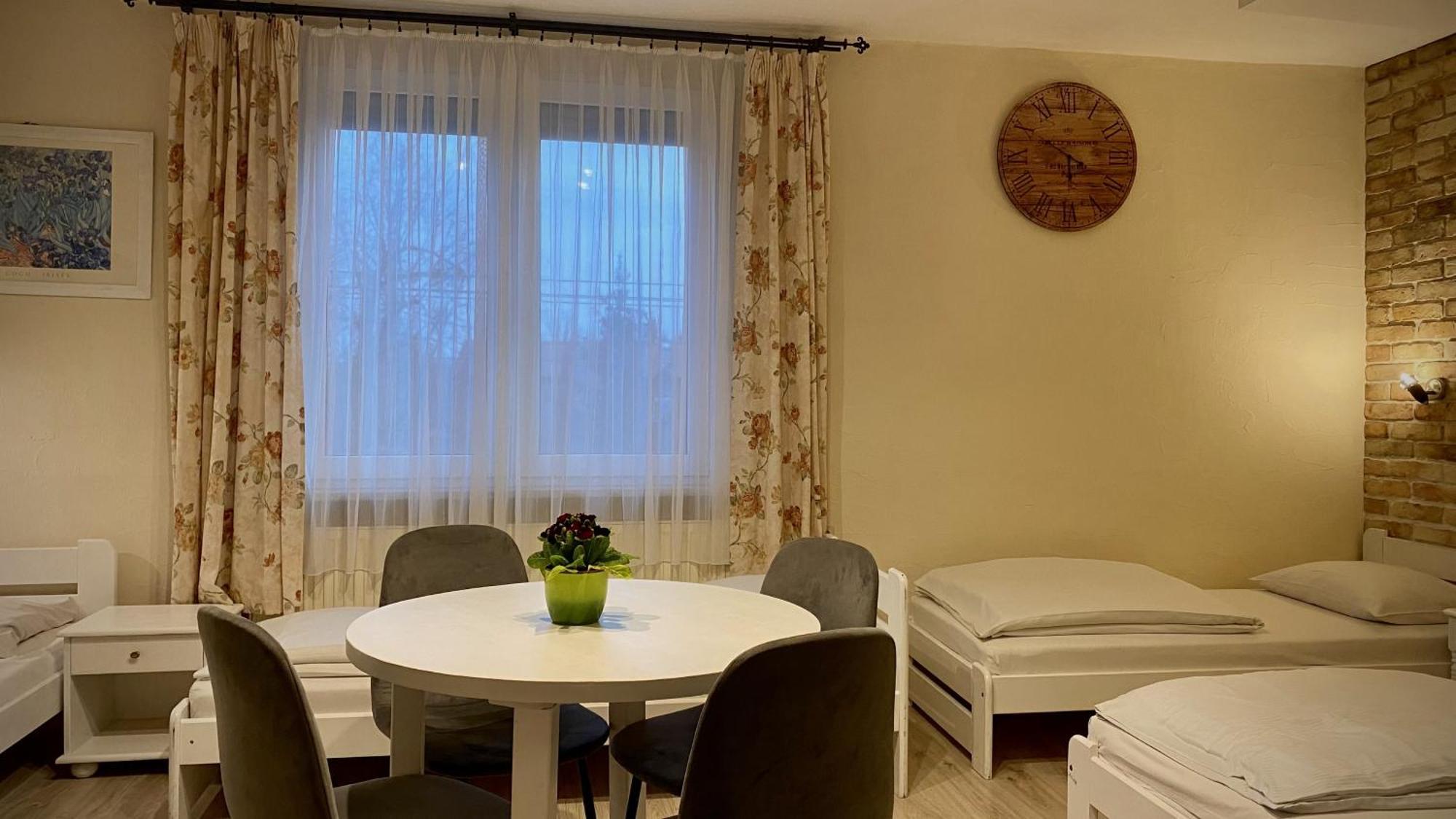 Villa Pod Orzechem W Zaniemyslu Εξωτερικό φωτογραφία