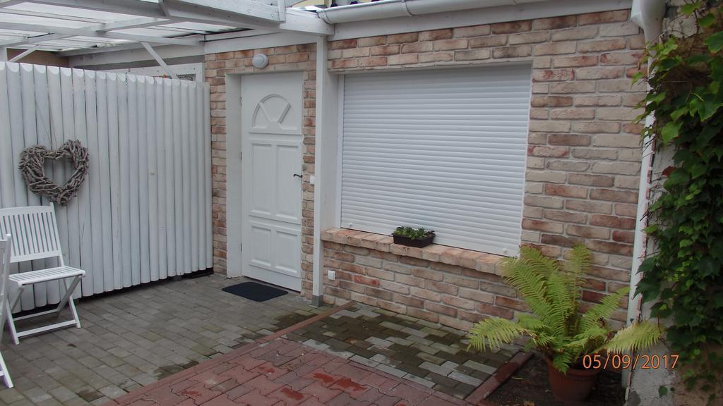 Villa Pod Orzechem W Zaniemyslu Εξωτερικό φωτογραφία